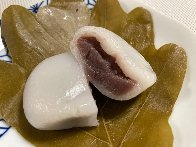 お持ちの中にこしあんがギッシリ