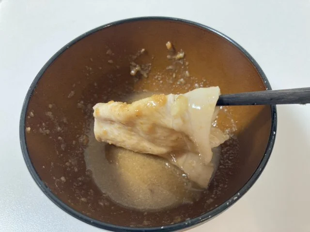 オリーブ豚をニンニク入りごまだれで頂く