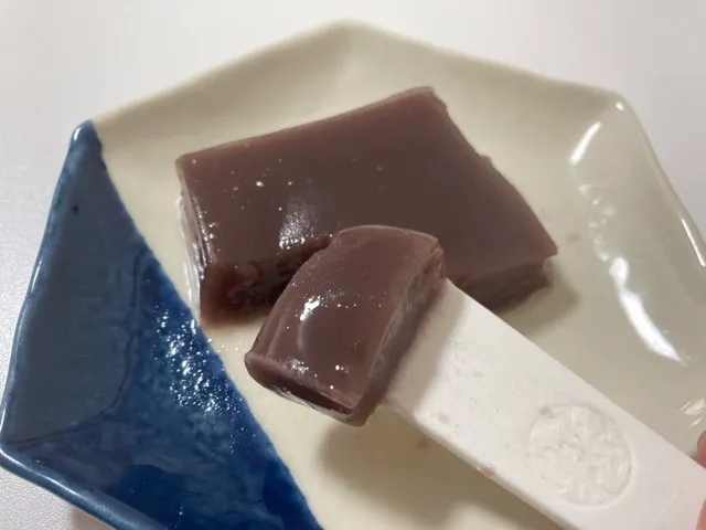 つるんとしてあんこが滑らかで美味しい