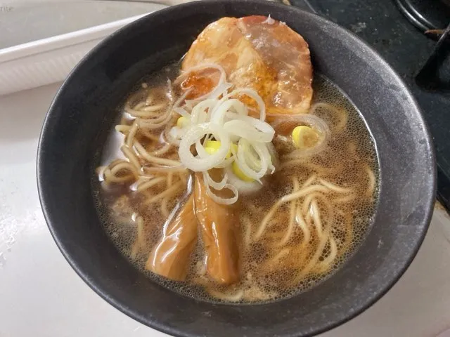 お好みの具材をのせて完成