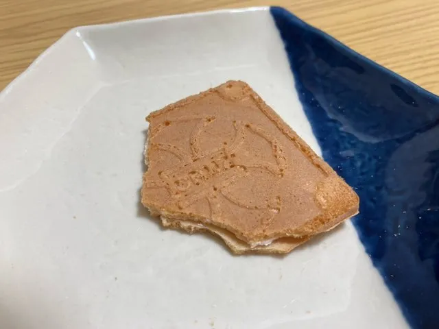 パリッとサクッとした食感に苺の風味が良い！