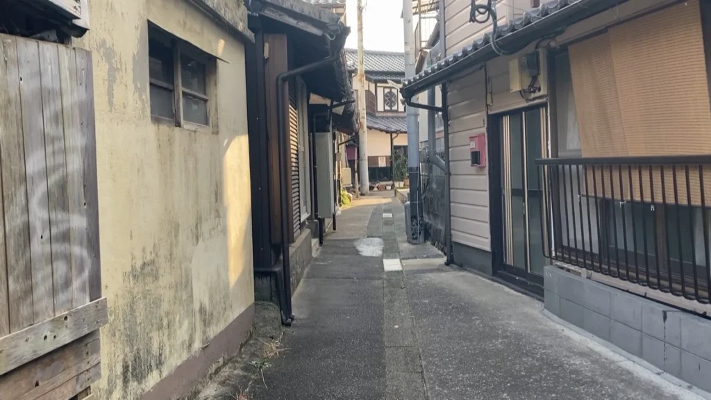 銀水へ向かう道の風景